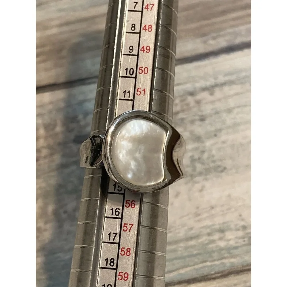 Mother of Pearl Silver plated tone  Spoon Ring‎ White MOP NWOT size 7
